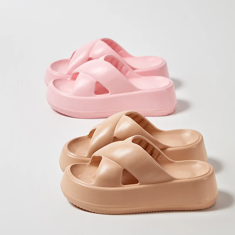 Claquettes Compensées Femme