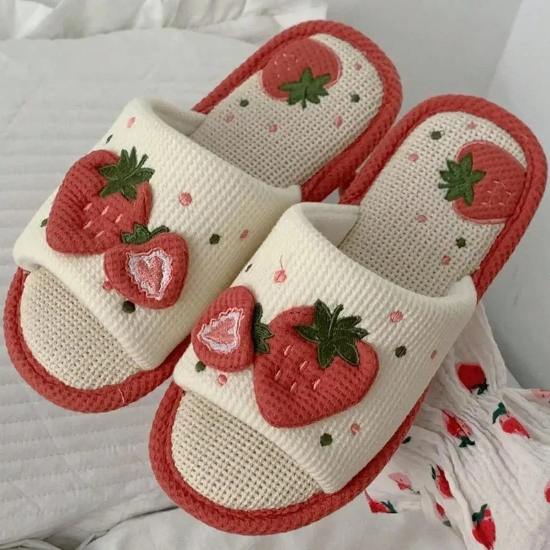 Claquettes Femme Fraise