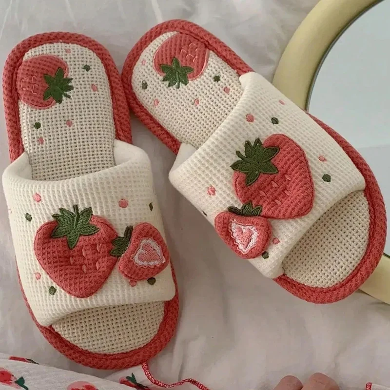 Claquettes Femme Fraise