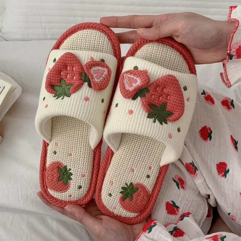 Claquettes Femme Fraise