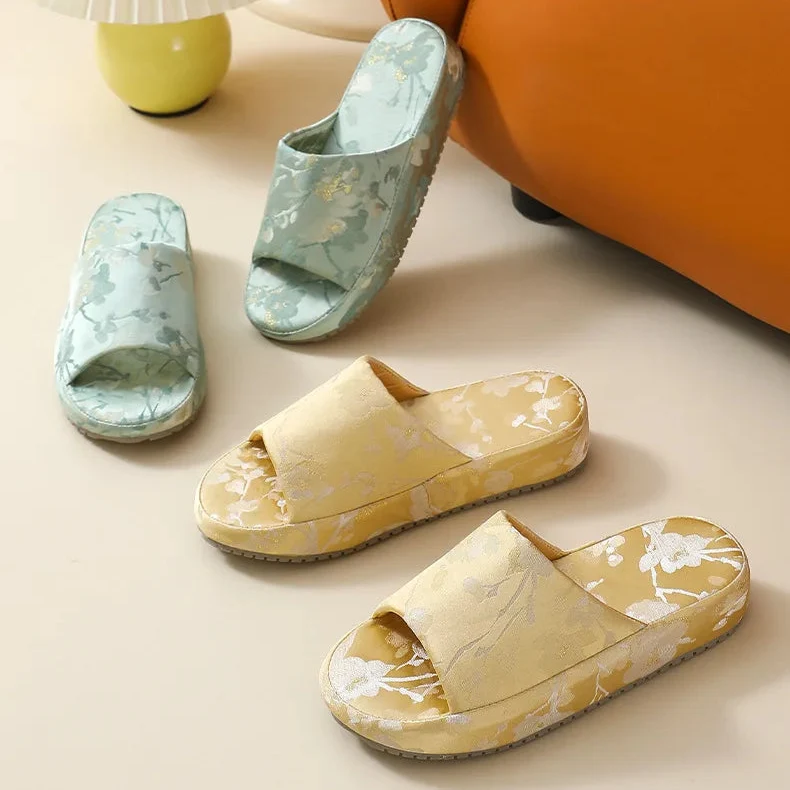 Claquettes japonaises semelle épaisse