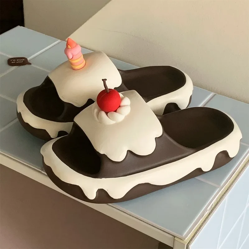 Claquettes Glace Gâteau Femme