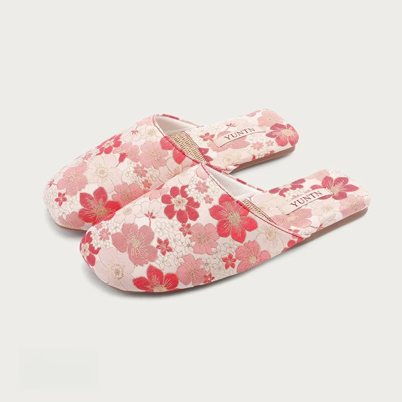 Chaussons femme mules fleuries
