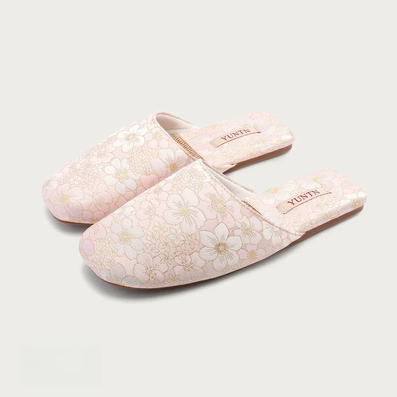 Chaussons femme mules fleuries