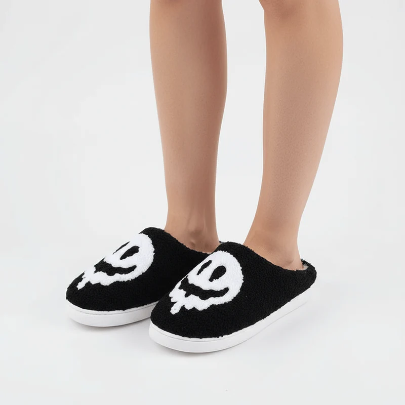 Chaussons moumoute gothique
