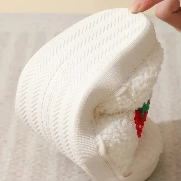 Chaussons moumoute fraise
