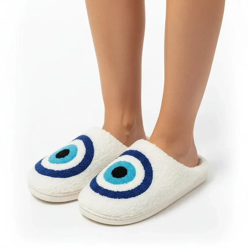 Chaussons moumoute mauvais oeil