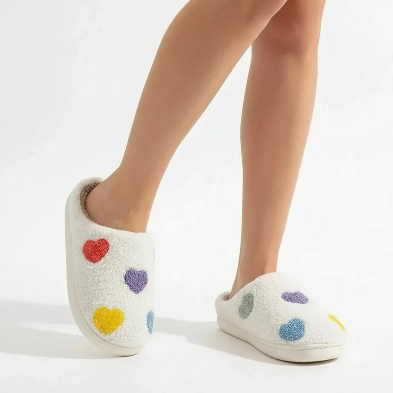 Chaussons moumoute coeur multicolores