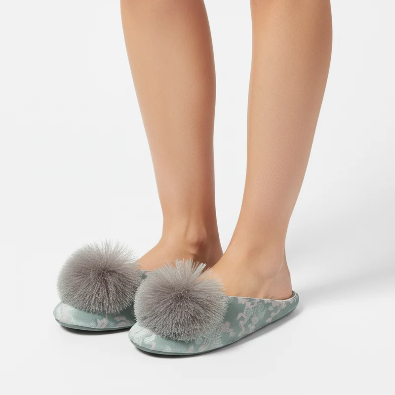 Chaussons en Satin Brodé pour Femme