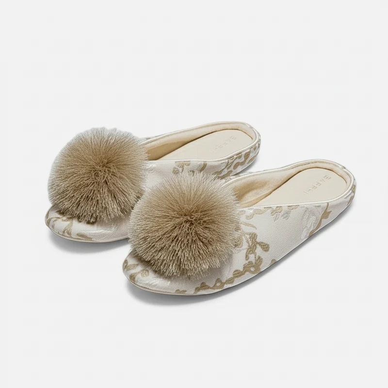 Chaussons en Satin Brodé pour Femme